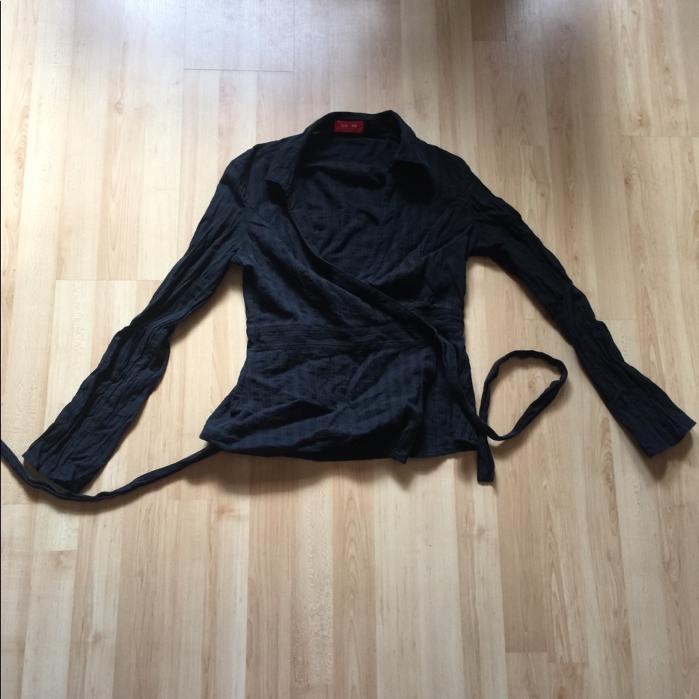 LEVI’s wrap shirt